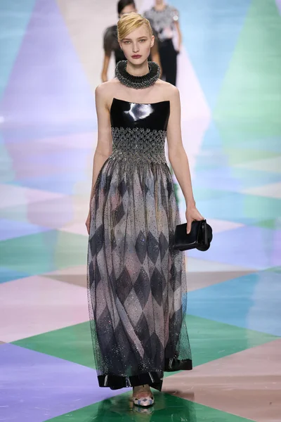 Look 60